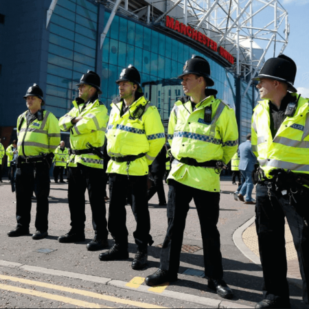 Dummy Bomb Scare At Old Trafford