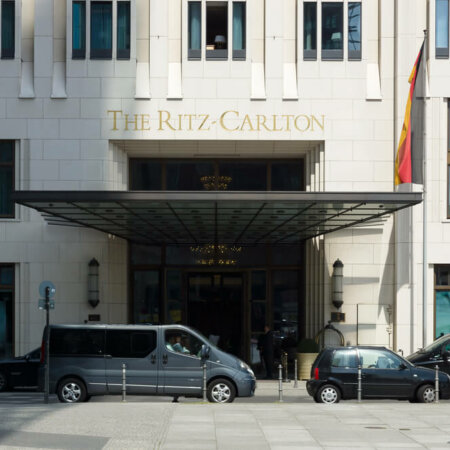 Oman politician’s wife sues The Ritz casino after losing £2 MILLION at the card table… claiming staff ‘took advantage’ of her